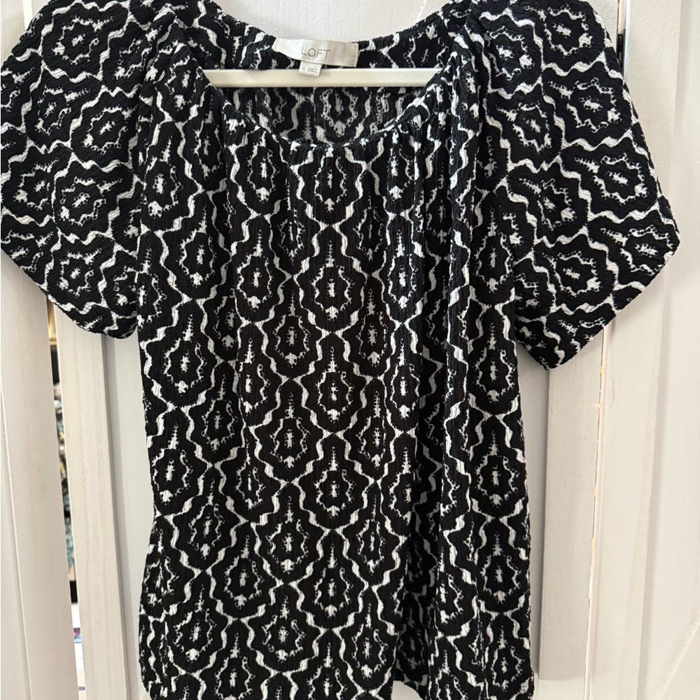 LOFT Black and White Geometric Blouse